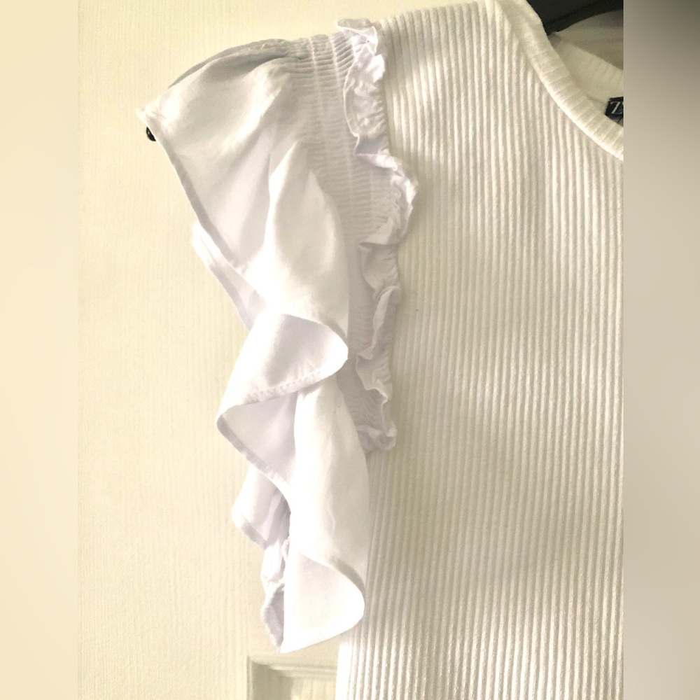 ZARA, Ribbed White Top - Picture 3 of 5
